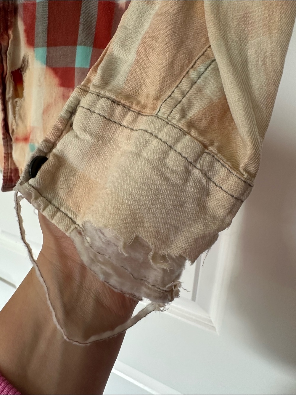 Arizona Jean Co Distressed Plaid Flannel Shirt in Cream, Red & Teal- Large - Picture 6 of 8